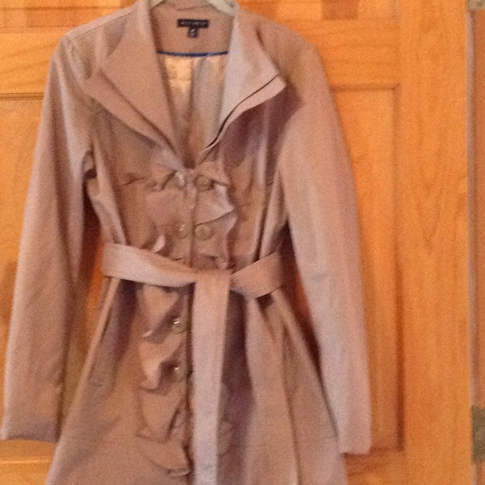 Ladies stylish 3/4 trench coat